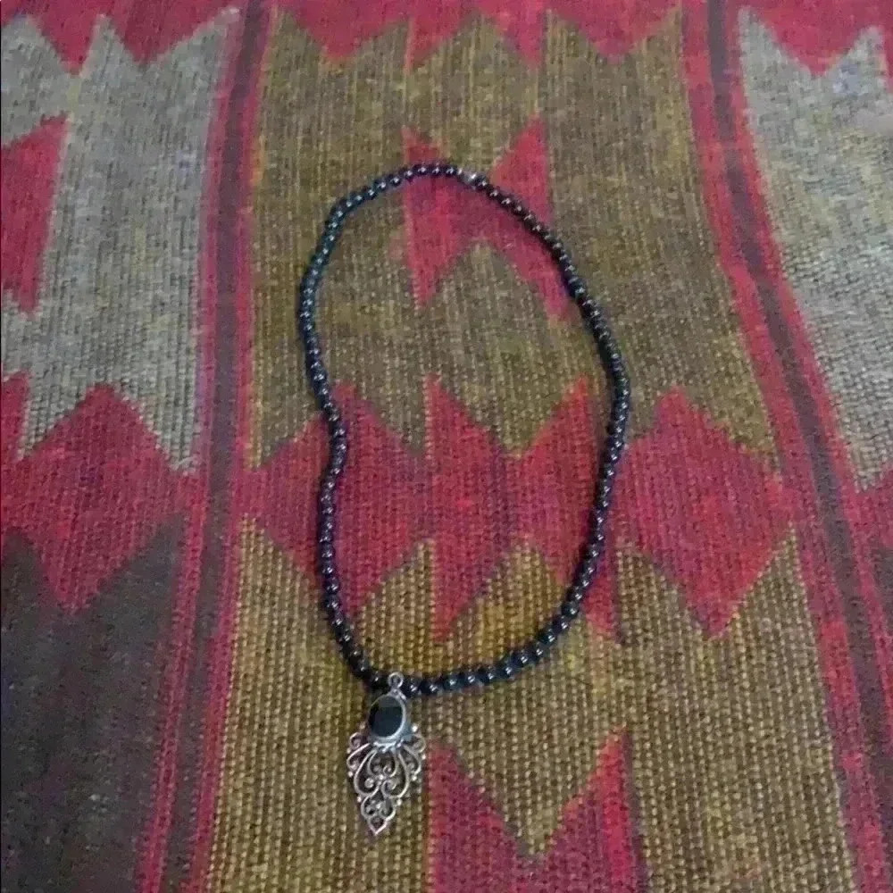 Women’s necklace